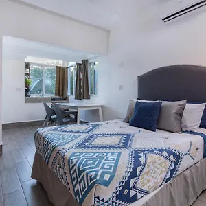 https://cozy-tohoku-studios-by-simply-comfort-2-min-to-the-beach.allrivieramayahotels.com