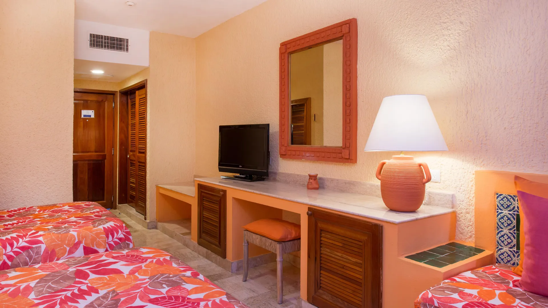 Отель Iberostar Waves Quetzal Плая-дель-Кармен