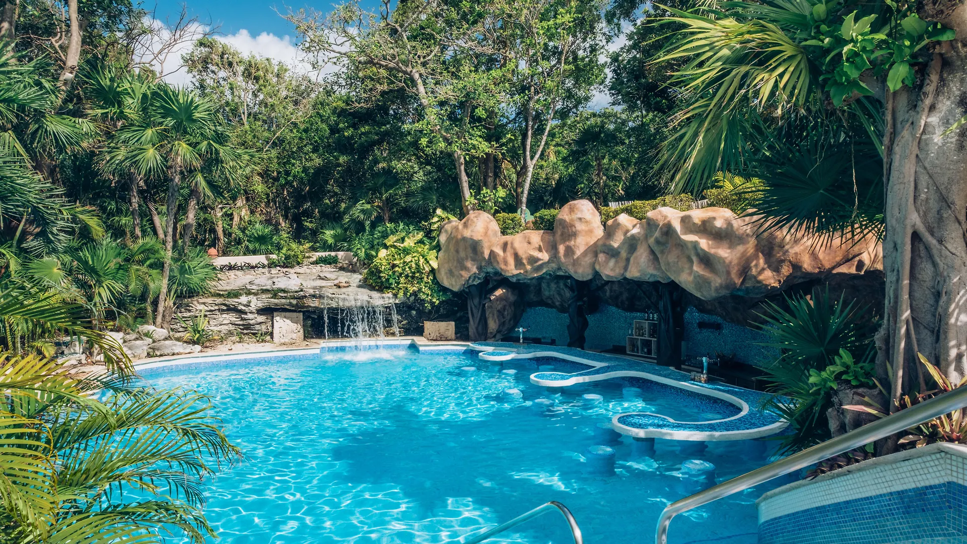 Отель Iberostar Waves Quetzal Плая-дель-Кармен 5*,  Мексика